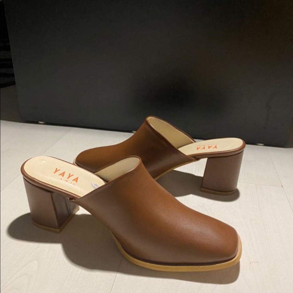 Chunky heels brown letter shoes
